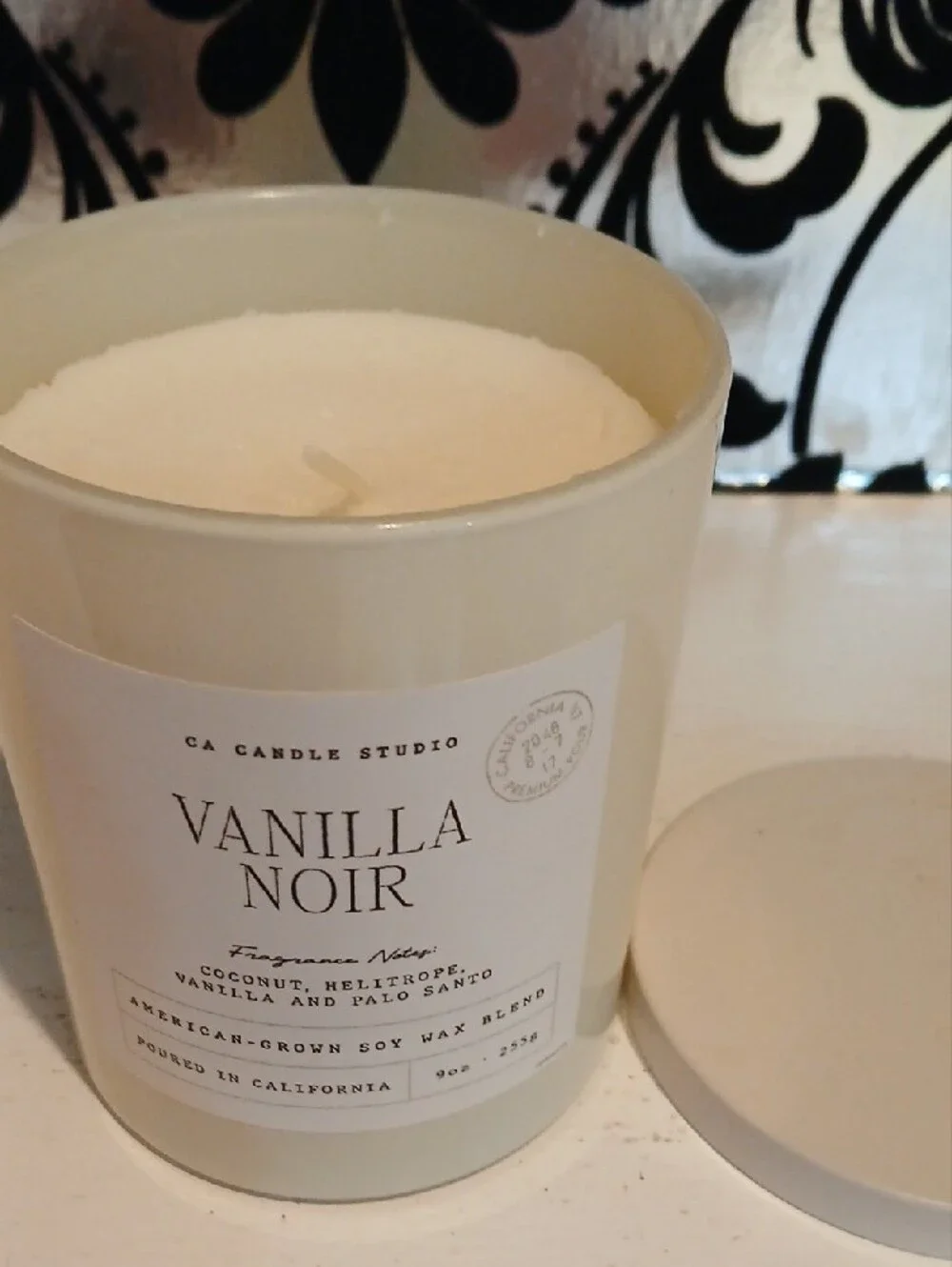Vanilla Noir Soy Candle - Picture 2 of 2